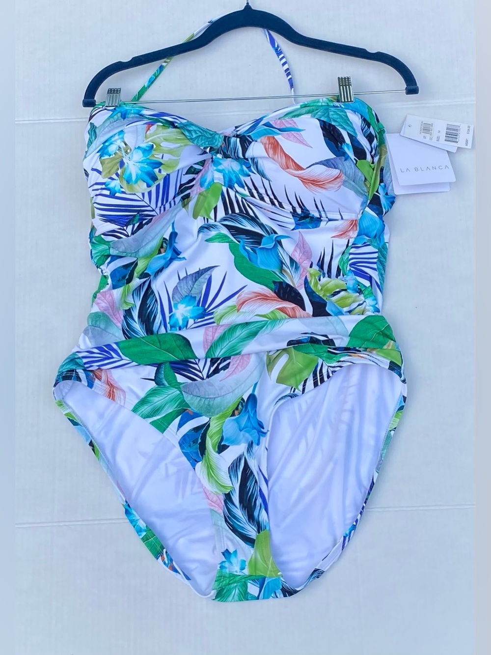 La Blanca Tropical Leaf Strapless One-Piece Swimsuit in White and Green💚🩵